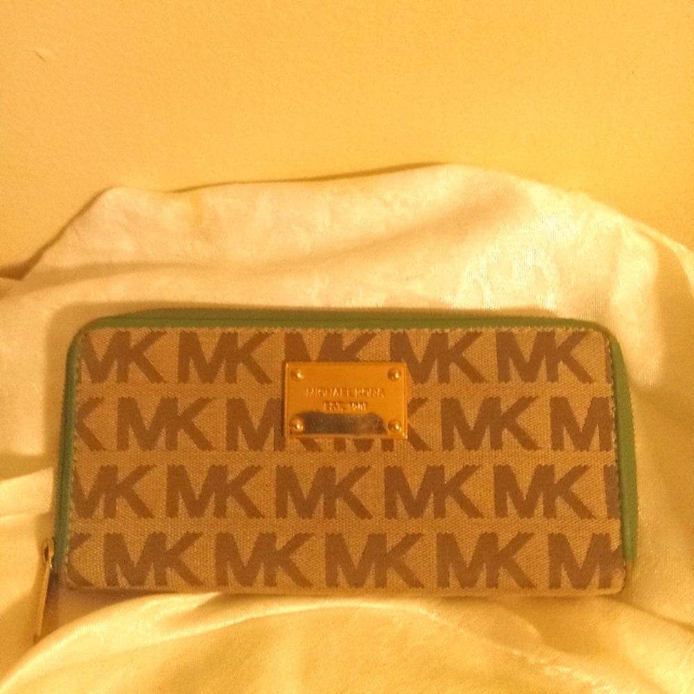 Michael kors canvas jet set according brown tan green wallet